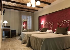 Hostal Rural Los Girasoles de iniesta 4