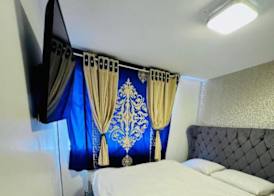Unique Private Rooms - Bolton Central, Free Parking 4