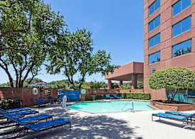 Sonesta Suites Dallas Park Central 4