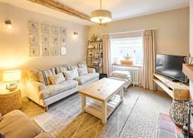 Host Stay Rock Rose 5