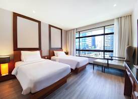 Pinnacle Lumpini Park Hotel 4