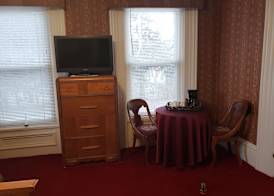 The Colonial Motel 4