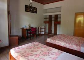 Riviera Resort 5