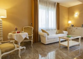 Aurum Suites 2