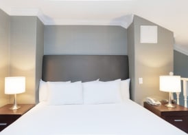Sandman Hotel & Suites Vancouver Airport 3