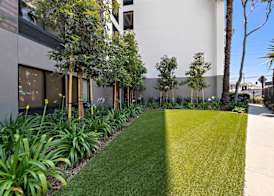 Hampton Inn by Hilton Los Angeles Airport 4