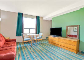 Super 8 by Wyndham Toronto East ON 5