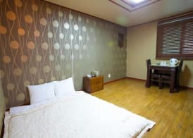 Hue Hotel 3