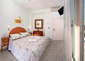Mayflower Beach Hotel 5