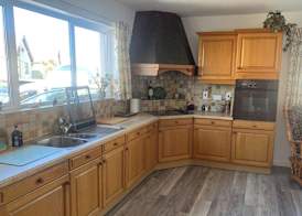 2-Bed Cottage Sleeps 5 - Pets Ok - Free Parking 4