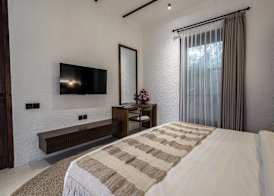 Moonlight EVDEkimi - Stylish 2BR escape with Tropical garden and Pool 4