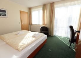 Hotel am Holzhafen 3