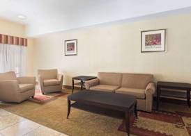 Days Inn by Wyndham Semmes Mobile 2