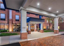Hampton Inn Akron-South 4