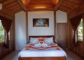 Blue Harbor Beachfront Villas & Resto 4