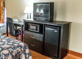 Econo Lodge Burlington I-40 4