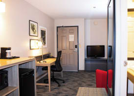 Country Inn & Suites by Radisson, Carlisle, PA 3