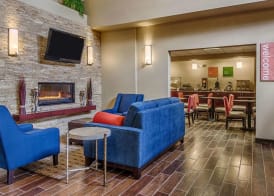 Comfort Inn & Suites Grafton-Cedarburg 2