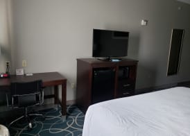 Days Inn & Suites by Wyndham Cleburne TX 4