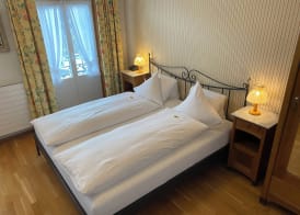Carlton-Europe Vintage Adults Hotel 4