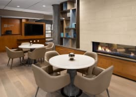 Courtyard by Marriott Seattle Bellevue/Downtown 4