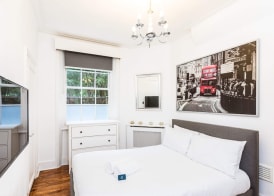 Bright Warwick Chambers Apartment 4