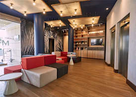 Ibis Elche 4