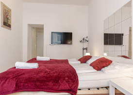 Central 3BR shared Apt. Near Rennweg 3