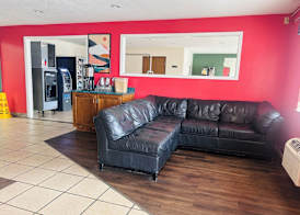 Super 8 by Wyndham Kennett 2