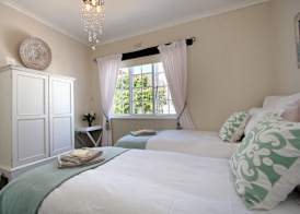 Hout Bay Beach Cottage 2