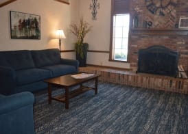 Super 8 by Wyndham Greenfield 3