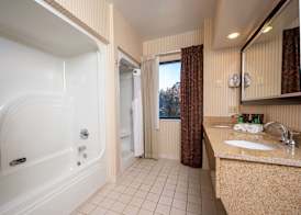 Holiday Inn Express & Suites Mentor - Banquet Center by IHG 5