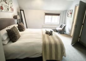 Fleur de Lys Inn, Cranborne 3