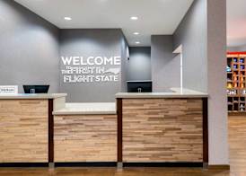 Hampton Inn Charlotte-Uptown 5