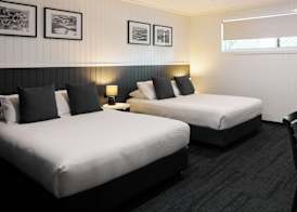 Settlers Inn 3