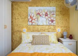 Cosy Apartment with Balcony & Sea Views 5