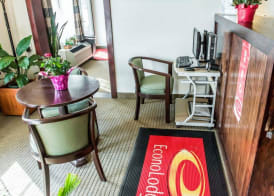 Econo Lodge Monticello 3