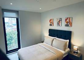City Sky View Centre Luxe Apartment - 2 Bedrooms 5