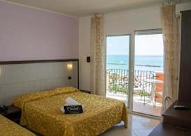 Hotel Cristall 4