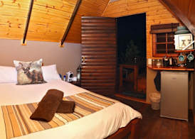 Knysna Lodge - Self Catering Unit with Woodfired Hot Tub 3