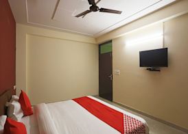OYO 45288 Hotel 2 Yaars 4