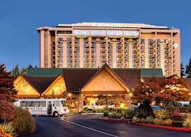 DoubleTree by Hilton Seattle Airport 2