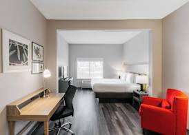 Townhome Inn And Suites 3