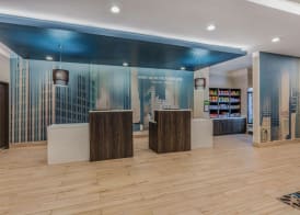 La Quinta Inn and Suites by Wyndham Houston Spring South 2