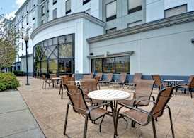 Hampton Inn & Suites Newark-Harrison-Riverwalk 4