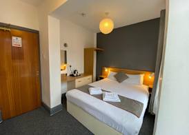 Alumhurst Hotel 3