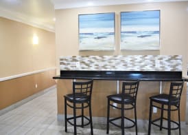 Super 8 by Wyndham Galveston 3