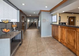 Best Western Plus North Canton Inn & Suites 2