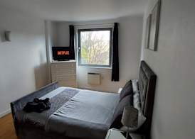 1br-4guests-pool-gym-parking-neargreenwich 3