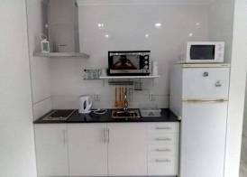 Villa - Sleeps 4 & Free Parking 5
